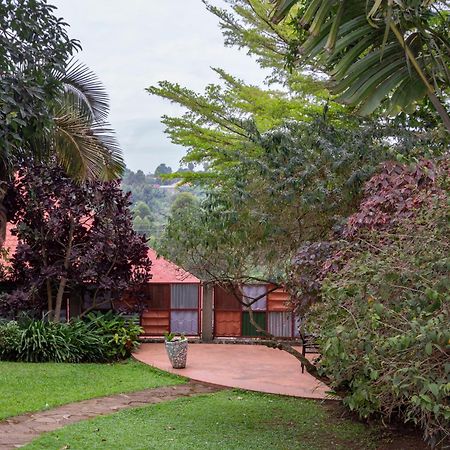 Dutchess Hotel And Restaurant Fort Portal Exteriör bild