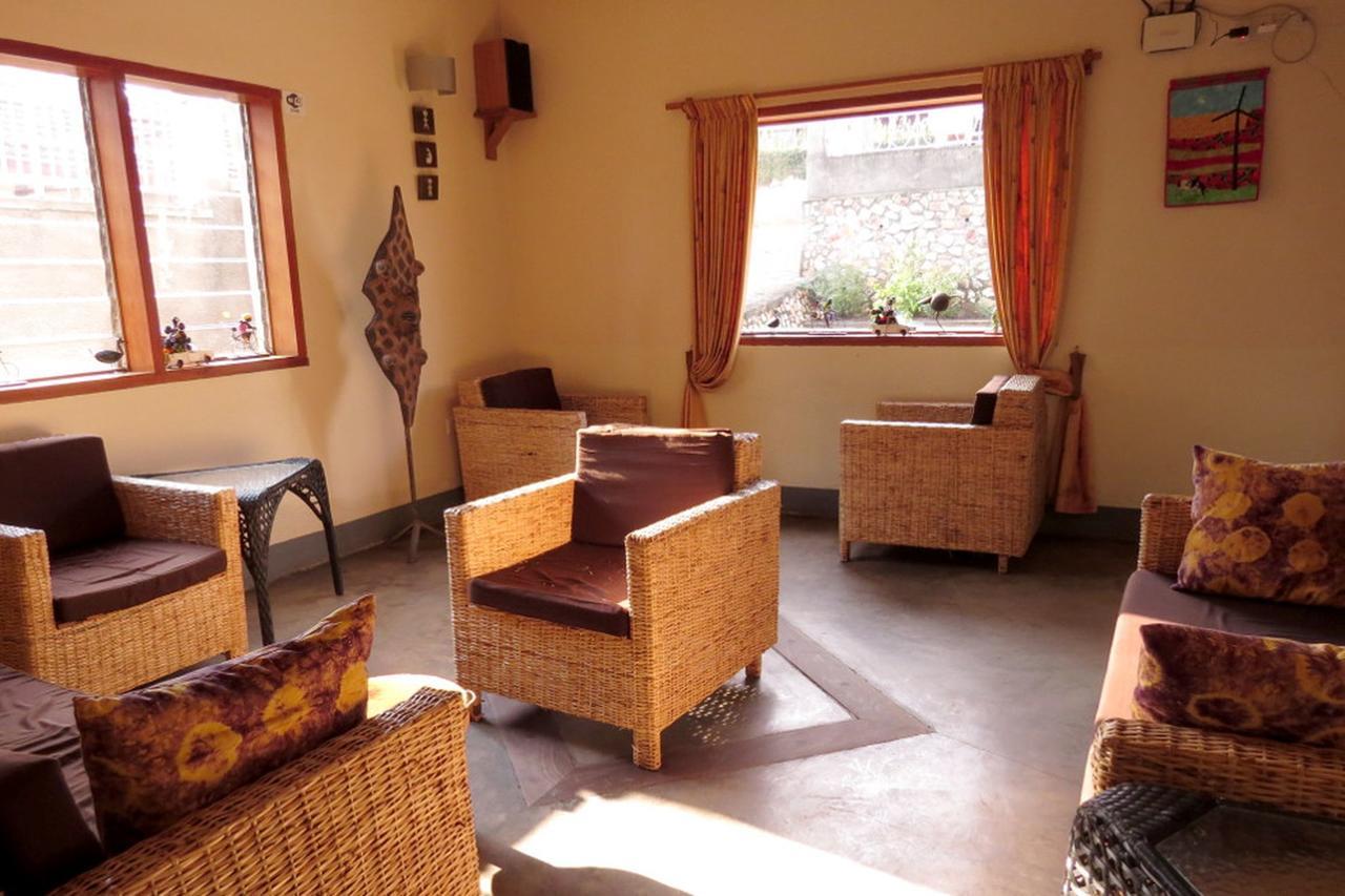 Dutchess Hotel And Restaurant Fort Portal Exteriör bild
