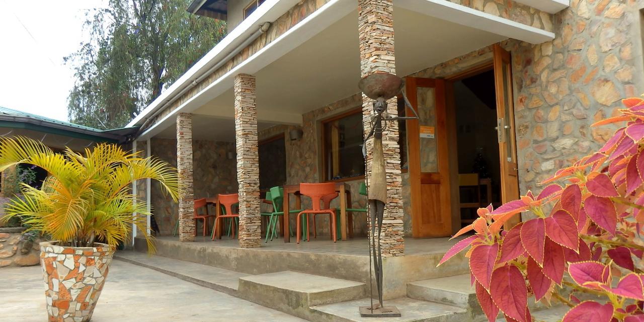 Dutchess Hotel And Restaurant Fort Portal Exteriör bild